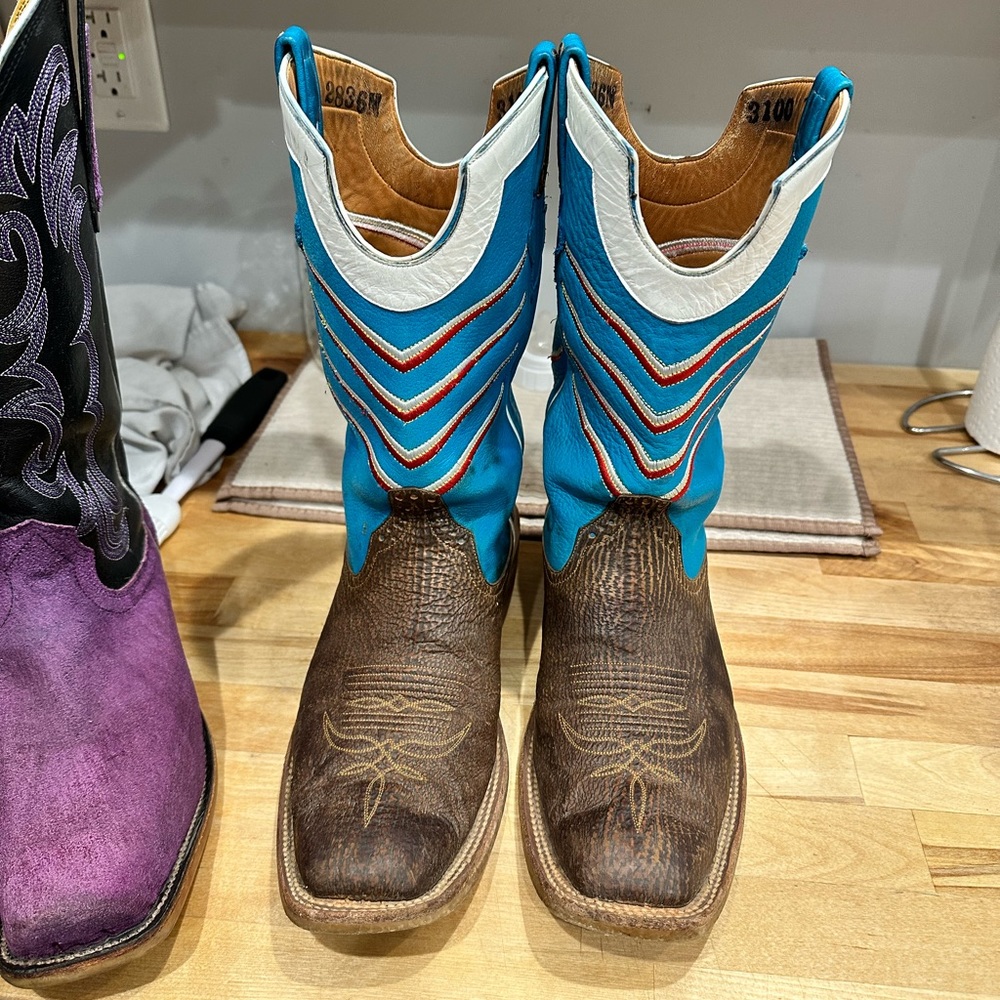 Rios of Mercedes shark boots